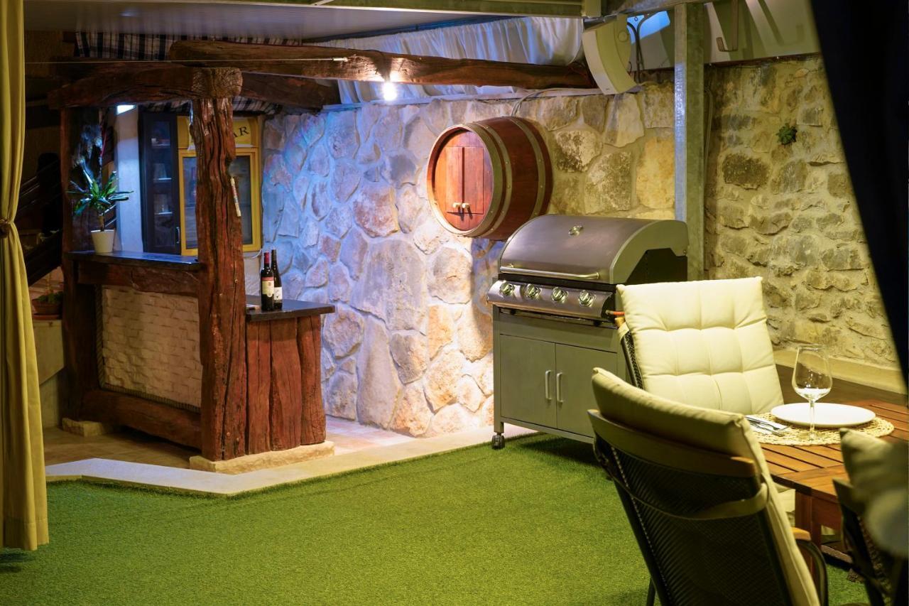 Holiday Home Gustirna Selca  Экстерьер фото